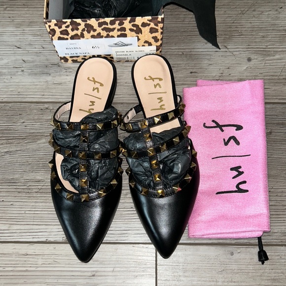 Exclusive Black Davina Slides
FRENCH SOLE - Picture 5 of 8